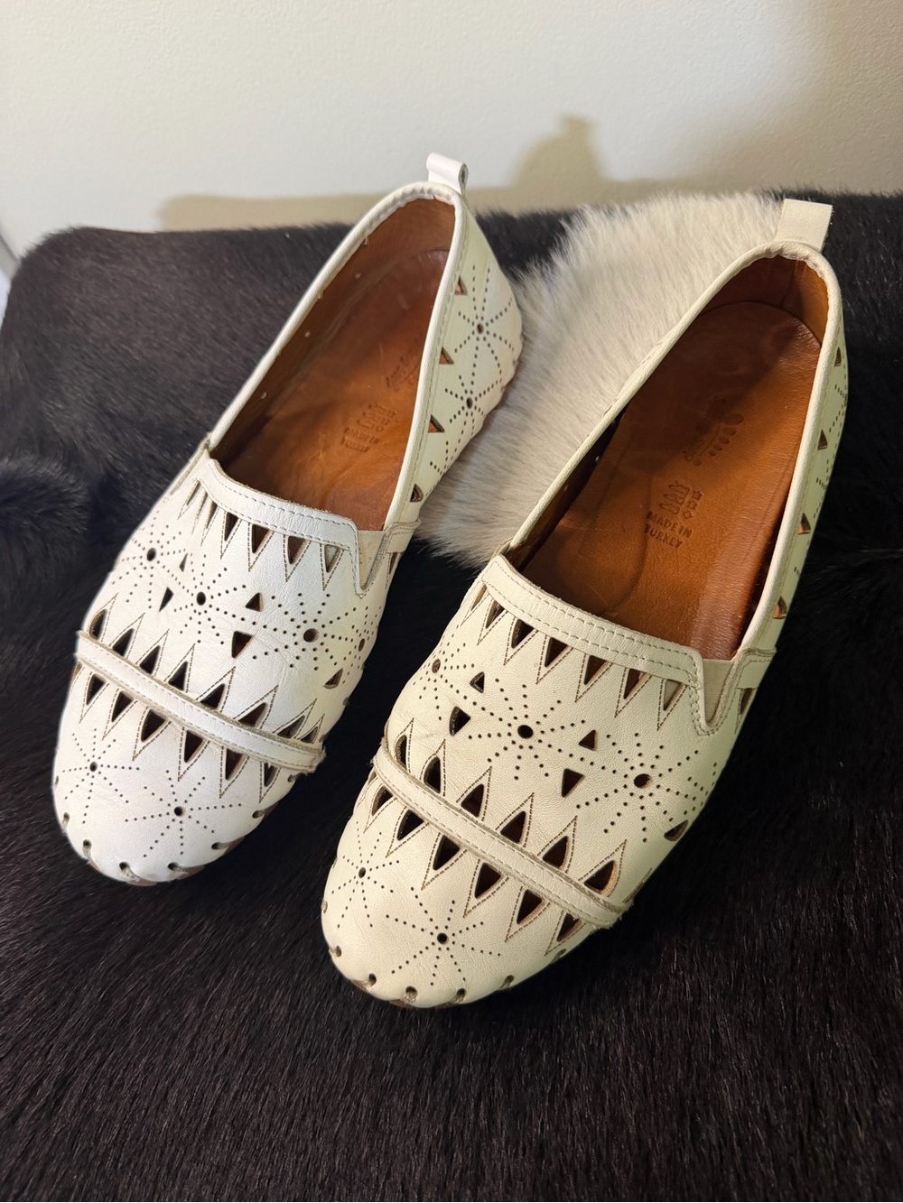 Women’s Laser-Cut Slip-On Flats in White